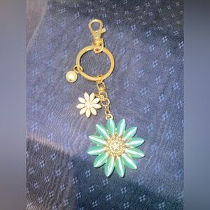 Beautiful Flower Faux Pearl Keychain With Pastel Colors